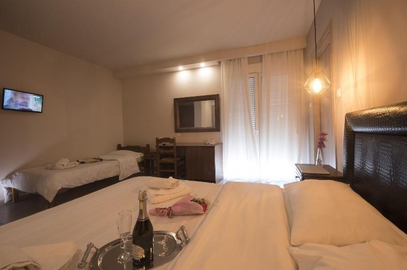 Filoxenia Hotel فولوس المظهر الخارجي الصورة